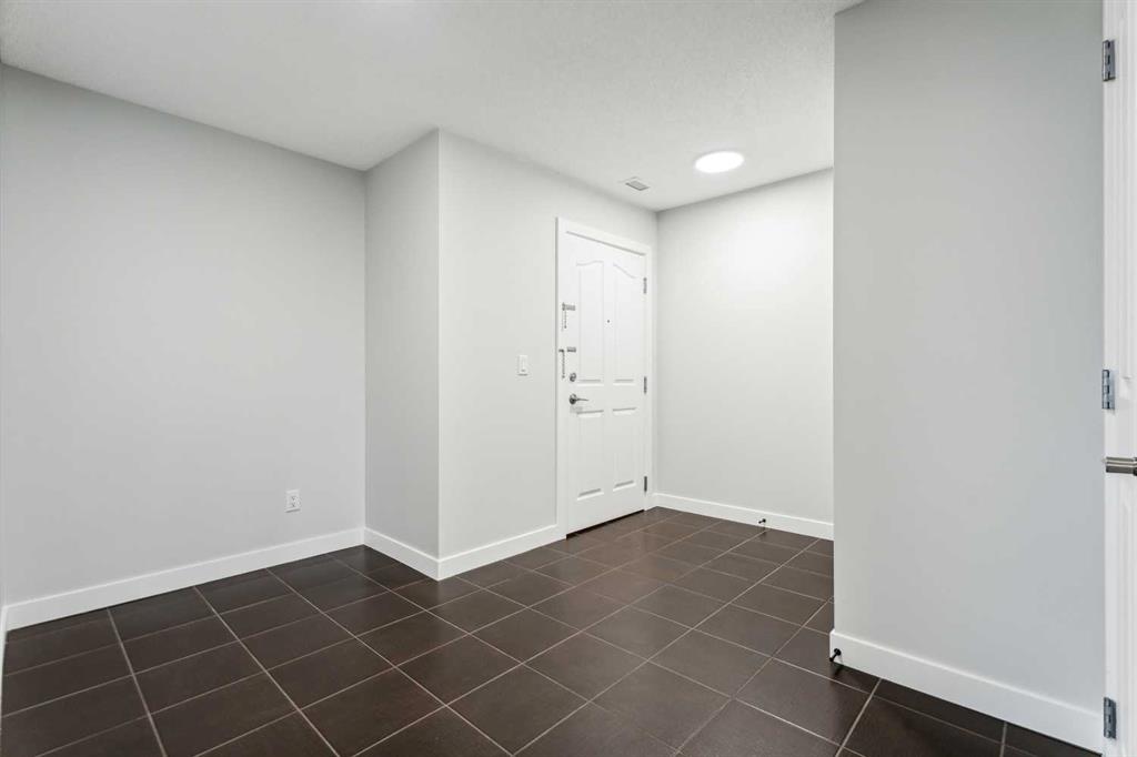 355 Taralake Way NE #427 photo 3