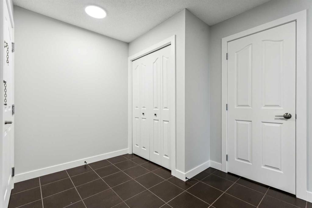 355 Taralake Way NE #427 photo 4