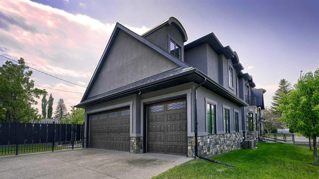 1911 13 Avenue NW photo 4