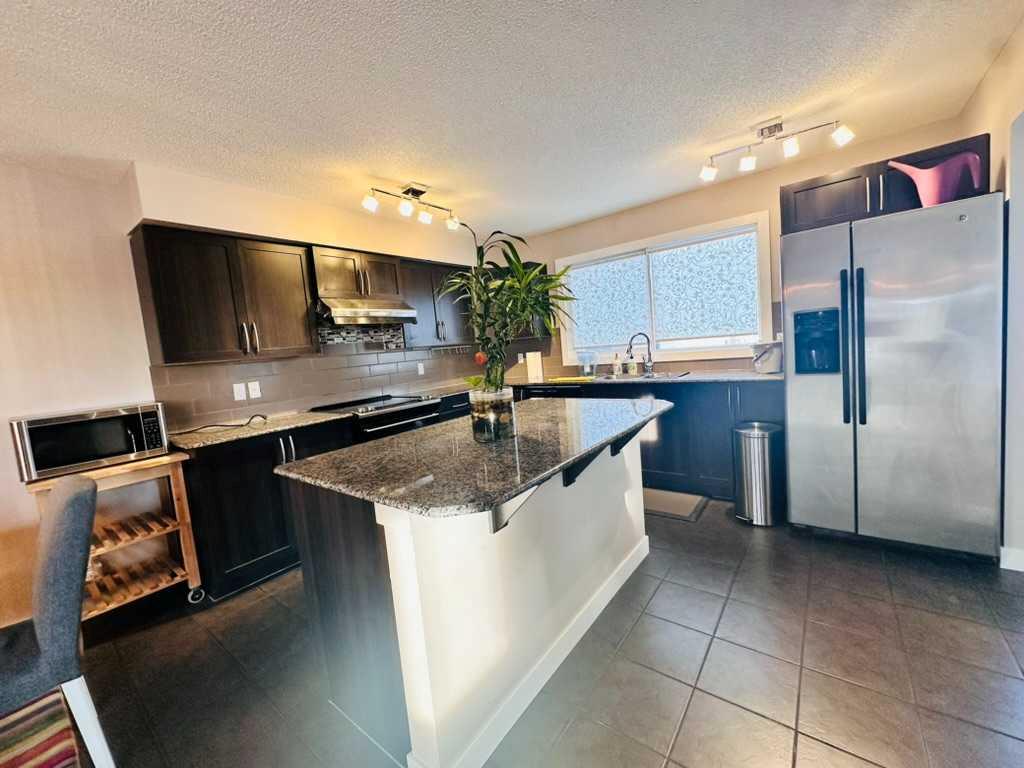 225 panatella Square NW photo 2