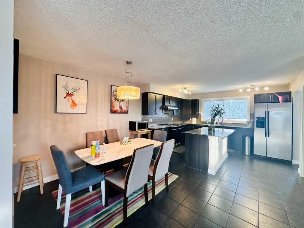 225 panatella Square NW photo 3