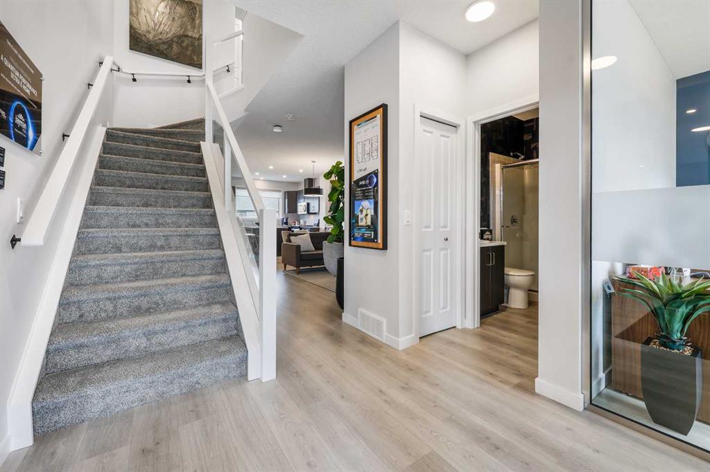 16 Amblefield View NW photo 4