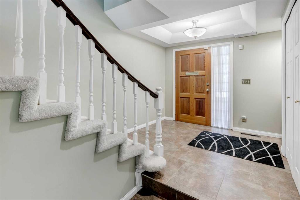 4037 42 Street NW #212 photo 3