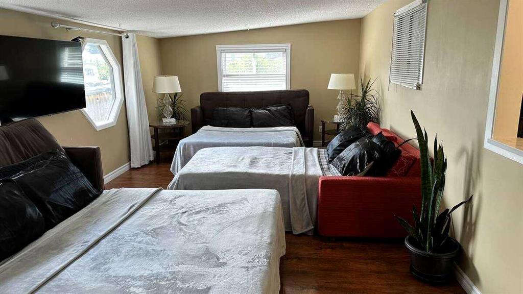 27 Penworth Place SE photo 2