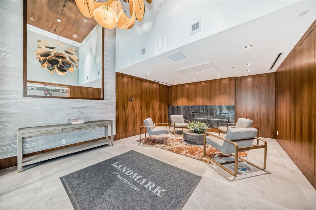 88 Waterfront Mews SW #102 photo 4