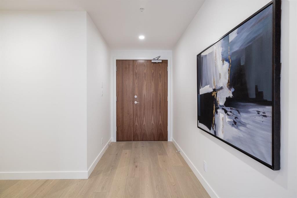 88 Waterfront Mews SW #102 photo 5