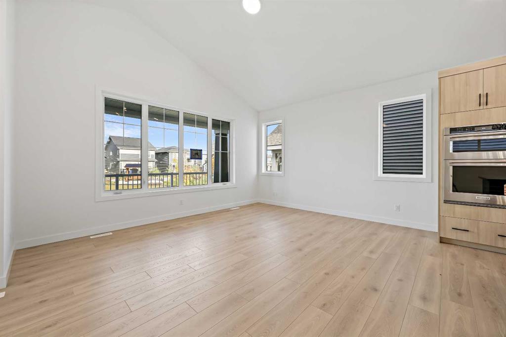 116 Mitchell Walk NW photo 5