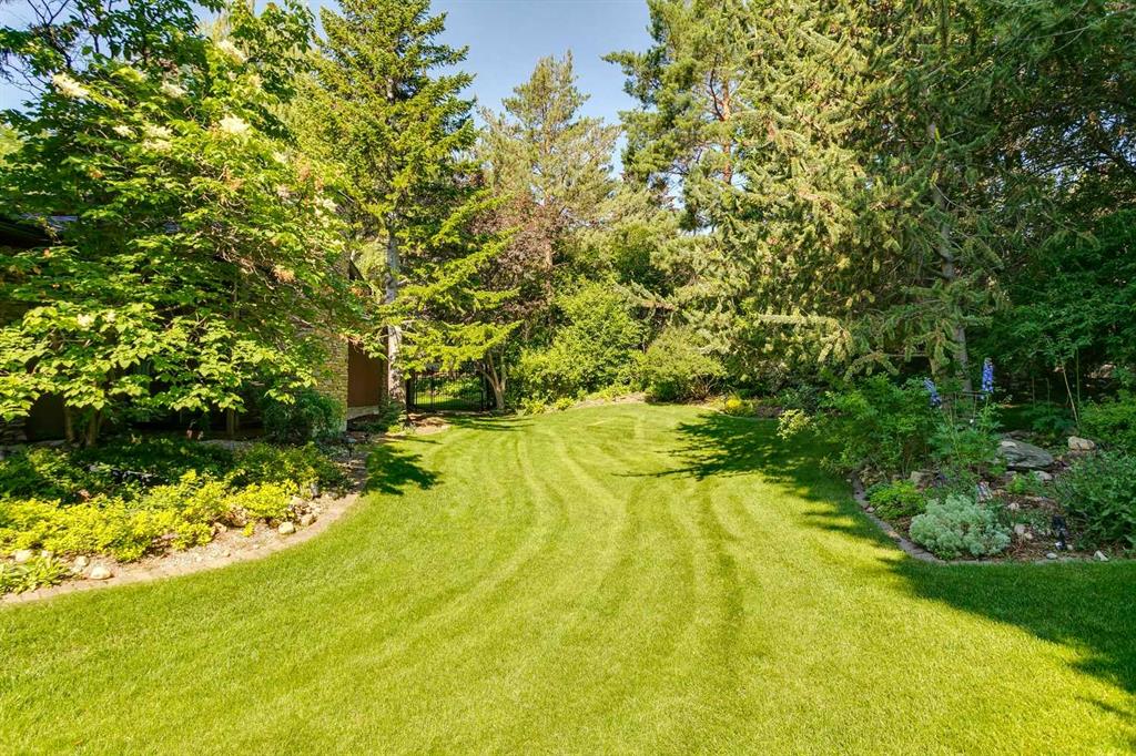 40 Eagle Ridge Place SW photo 3