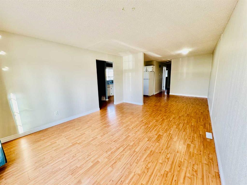 203 Penbrooke Close SE photo 4