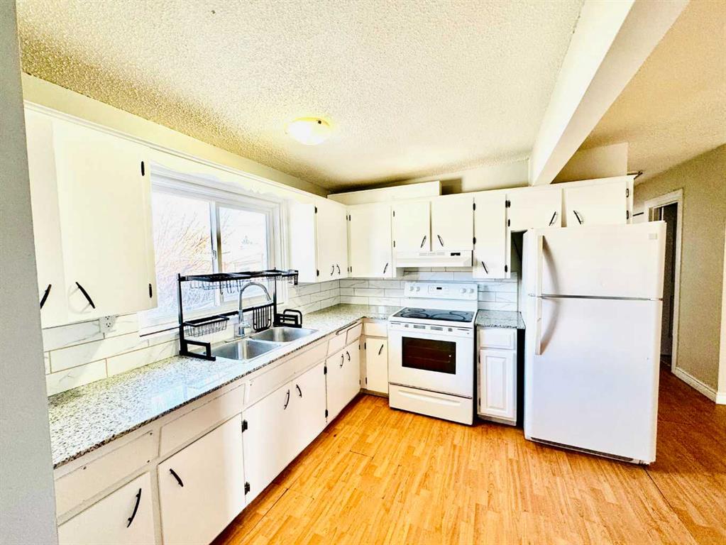 203 Penbrooke Close SE photo 5
