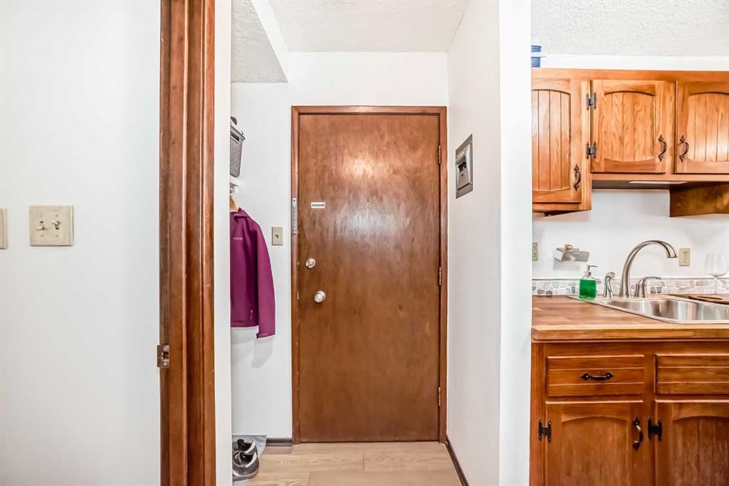 635 57 Avenue SW #305 photo 4