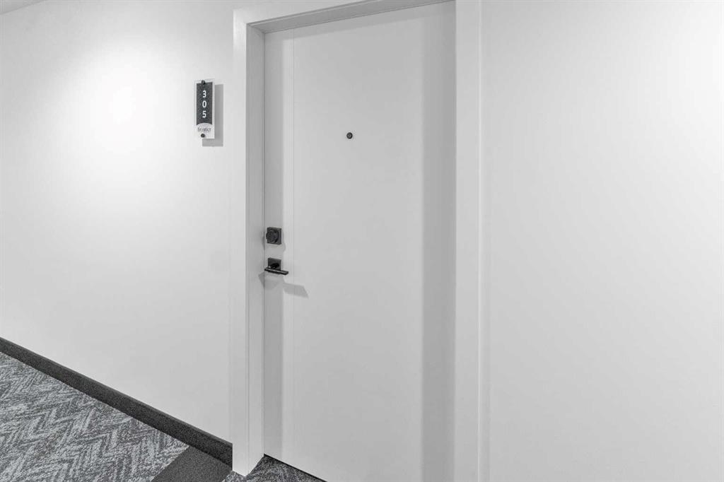 110 18A Street NW #305 photo 2