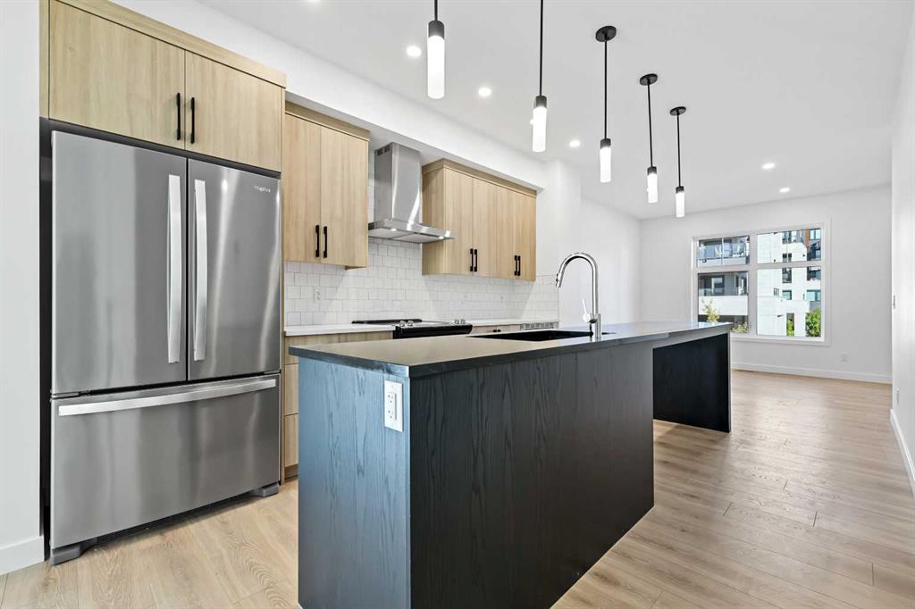 157 Mahogany Gardens SE photo 3