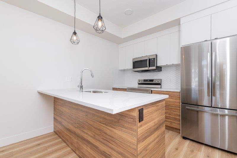 10060 46 Street NE #706 photo 3