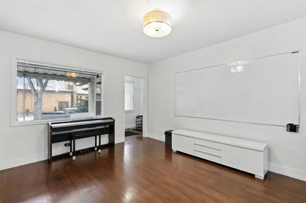 230 8A Street NE photo 5