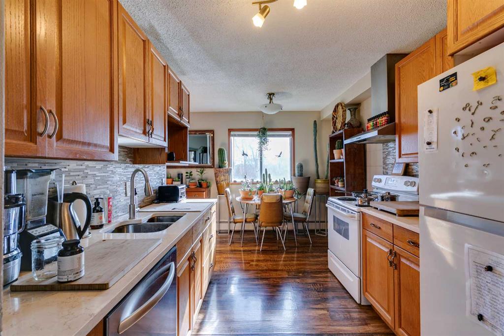 810 Drury Avenue NE photo 5