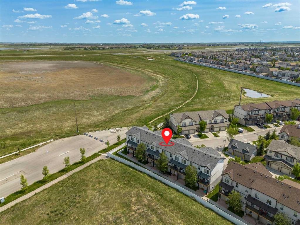 313 Copperpond Landing SE photo 3