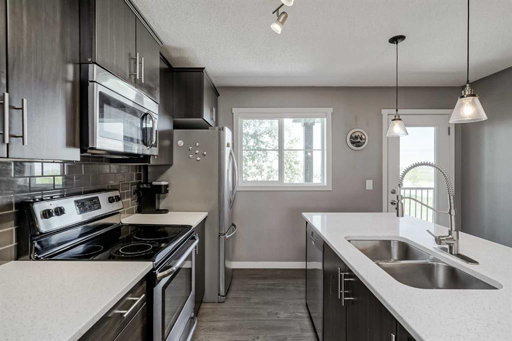 313 Copperpond Landing SE photo 4
