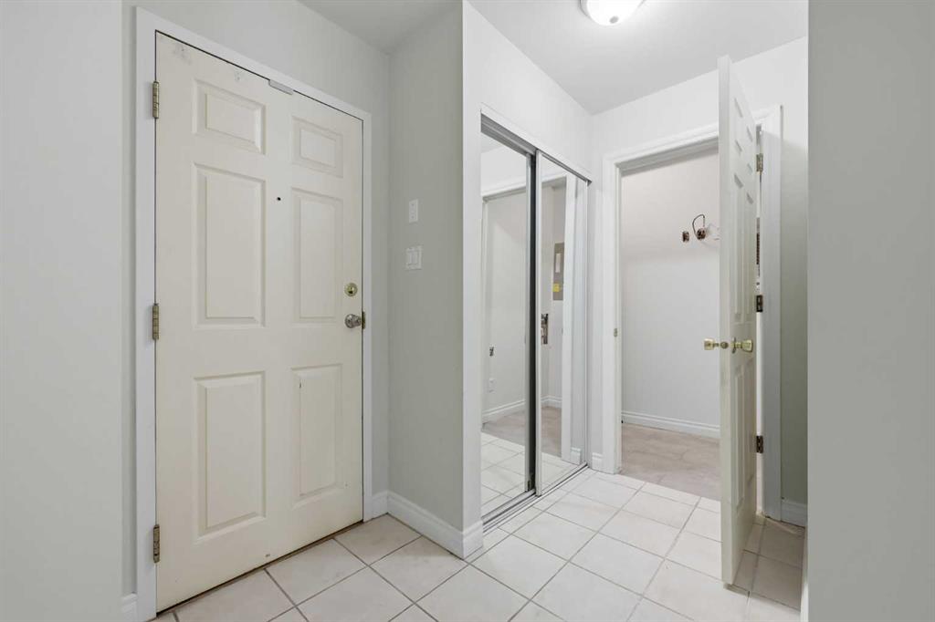 820 15 Avenue SW #402 photo 2