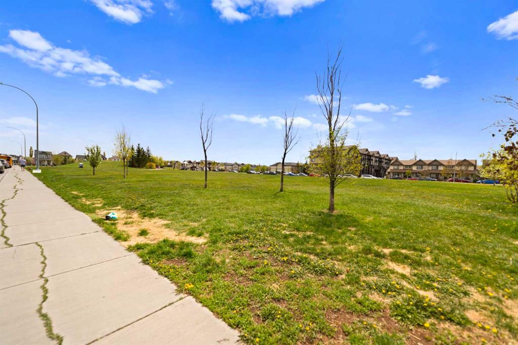 81 Copperpond Landing SE photo 5