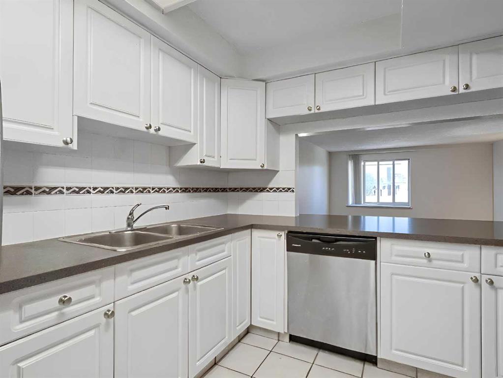 1625 14 Avenue SW #205 photo 3