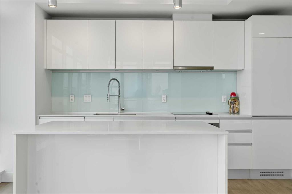 1122 3 Street SE #1002 photo 5