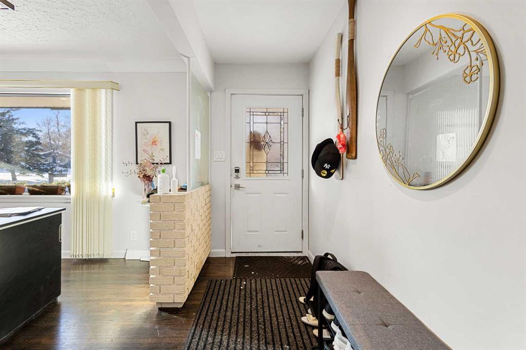 2812 24 Street NW photo 4