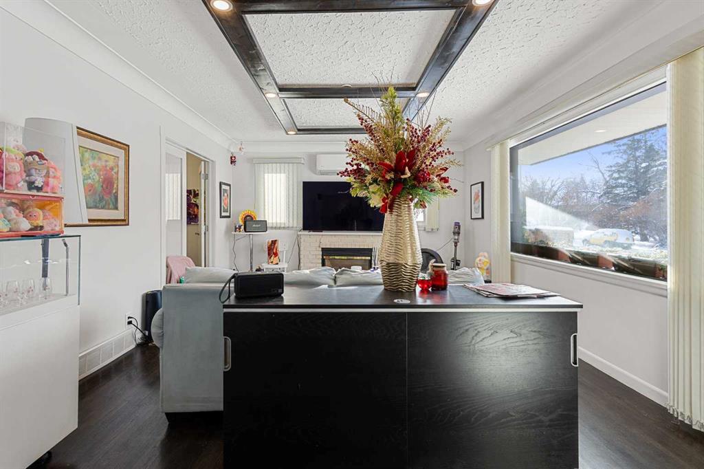 2812 24 Street NW photo 5
