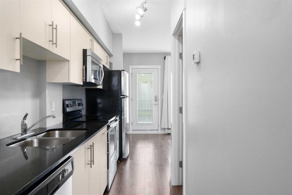 1740 9 Street NW #402 photo 3