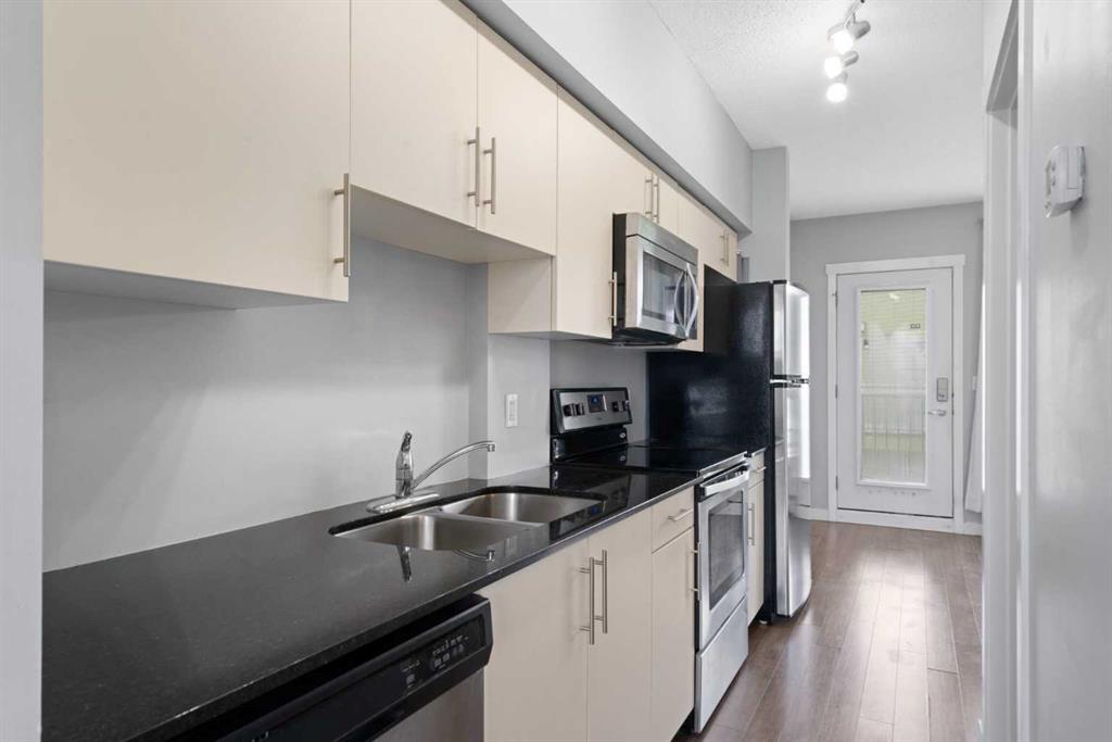 1740 9 Street NW #402 photo 4