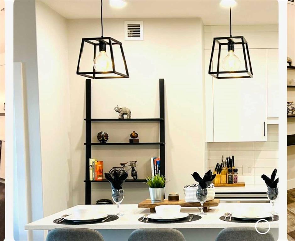 8355 19 Avenue SW #110 photo 4