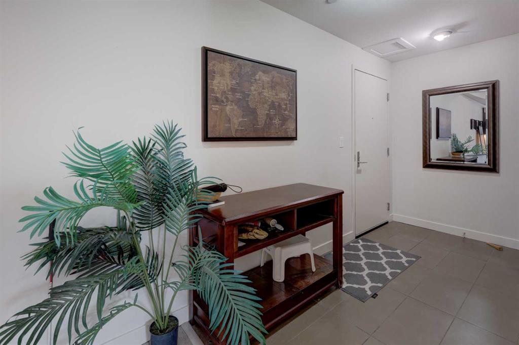 530 12 Avenue SW #1002 photo 3