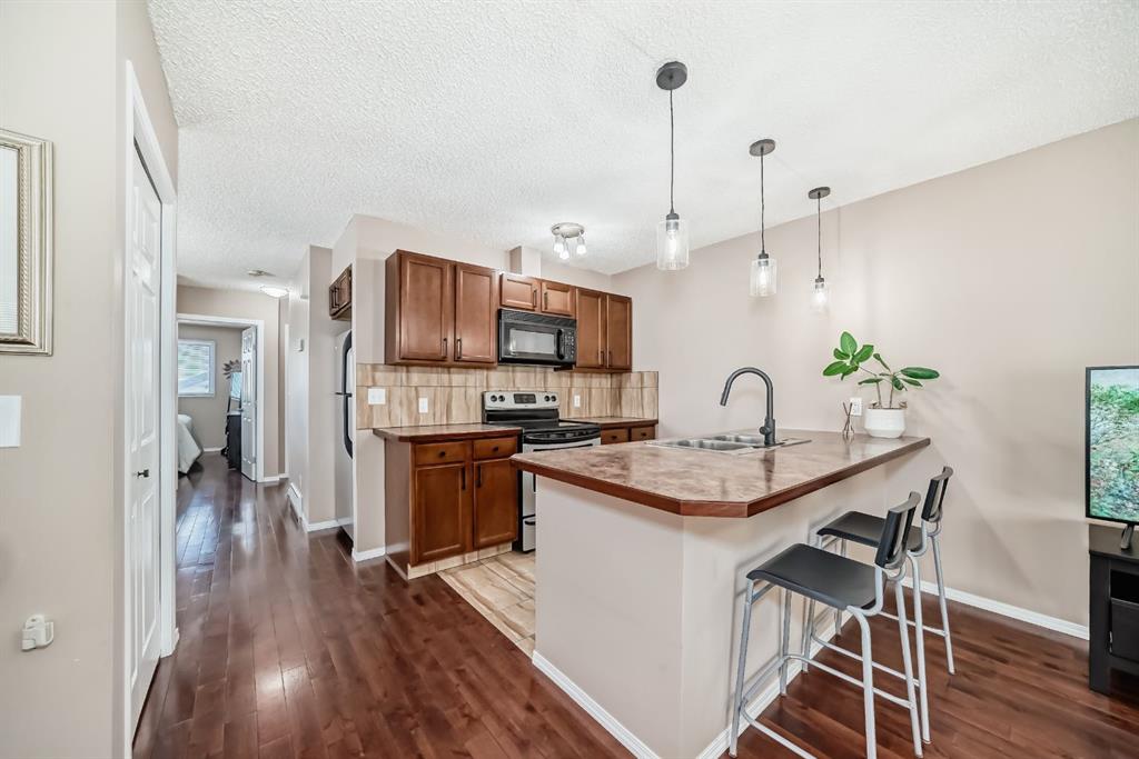 8432 Berkley Road NW photo 4