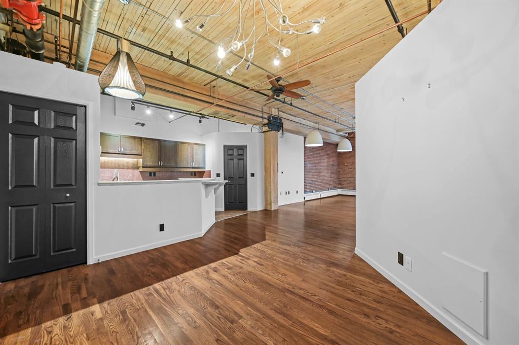 535 10 Avenue SW #303 photo 4