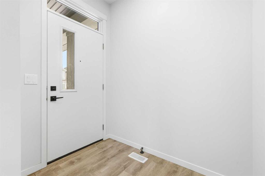 170 Herron Way NE photo 4