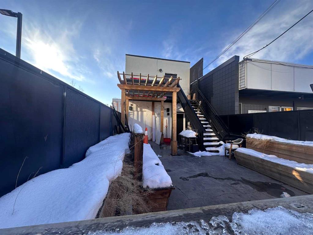 1424 17 Avenue SW photo 2