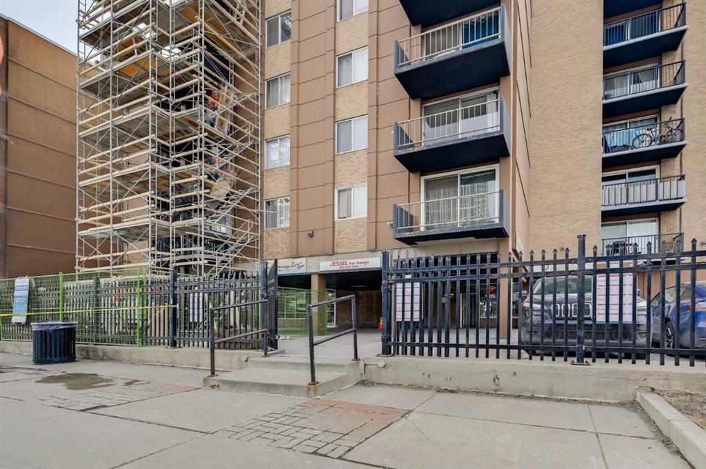 519 17 Avenue SW #810 photo 3