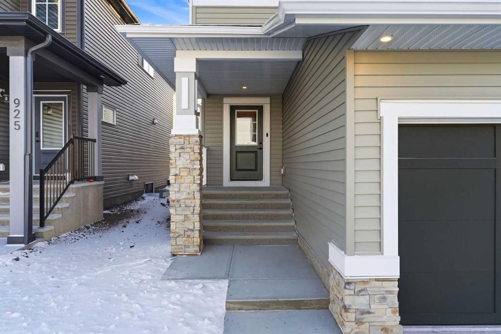 921 Chinook Winds Meadow SW photo 3