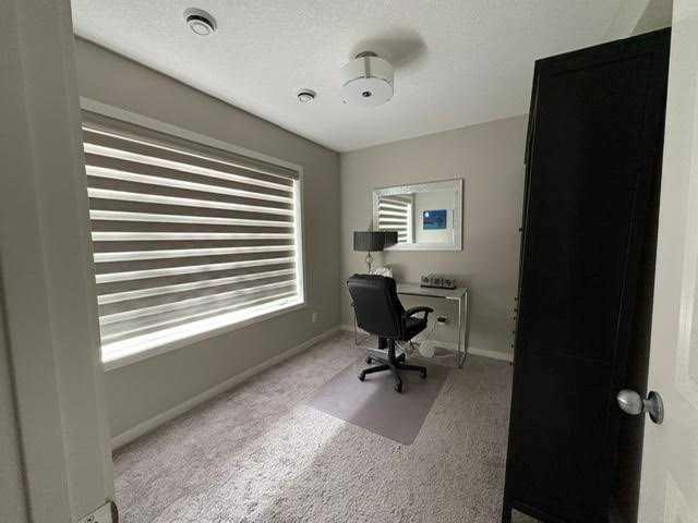 202 Evansridge Park NW photo 3