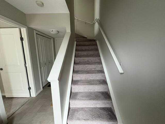 202 Evansridge Park NW photo 4