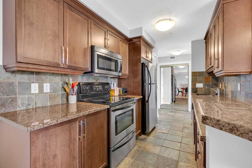 725 4 Street NE #309 photo 4