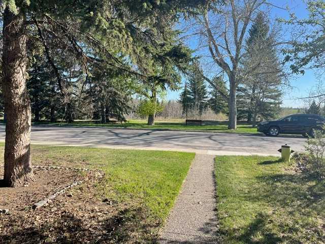 2713 Canmore Road NW photo 2