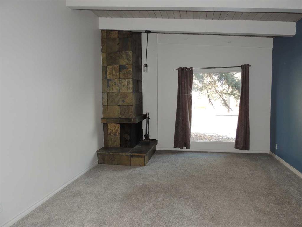 2713 Canmore Road NW photo 4