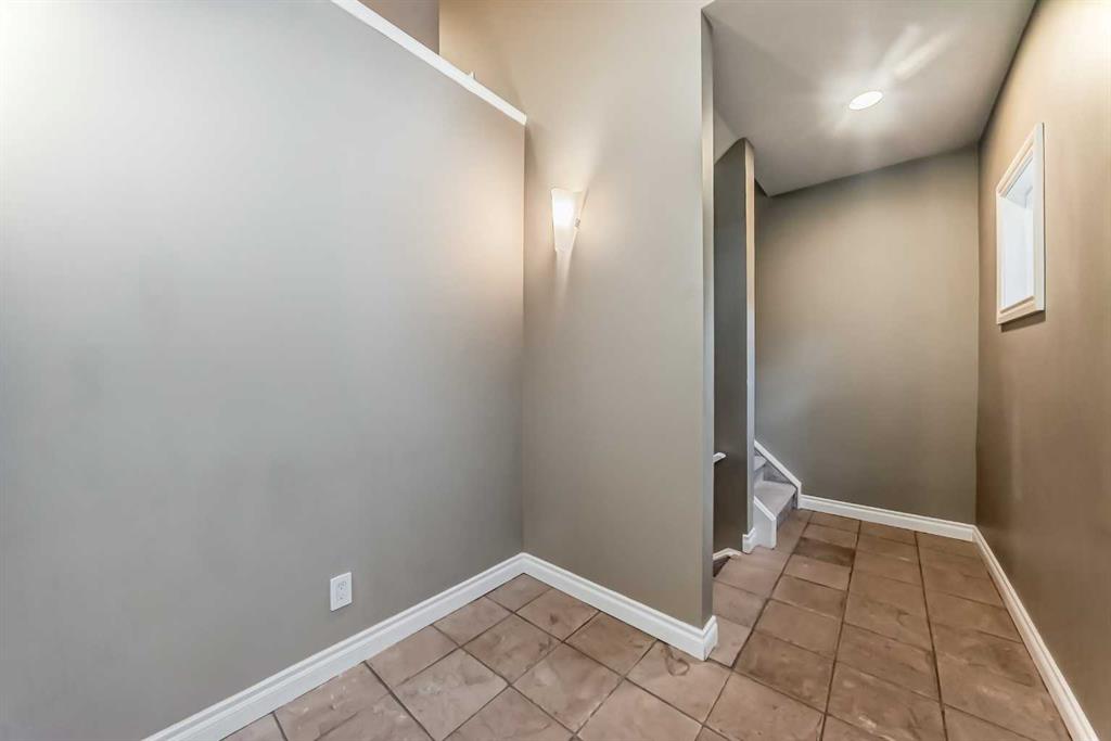 1145 Cameron Avenue SW photo 4