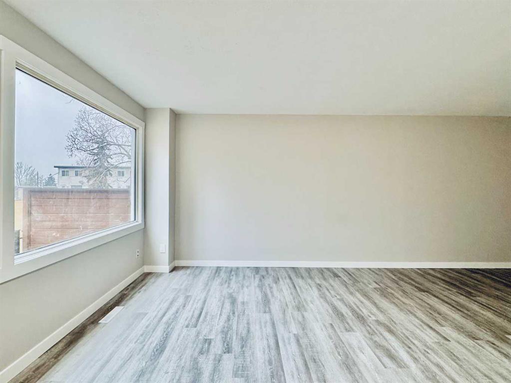 2211 19 Street NE #221 photo 2