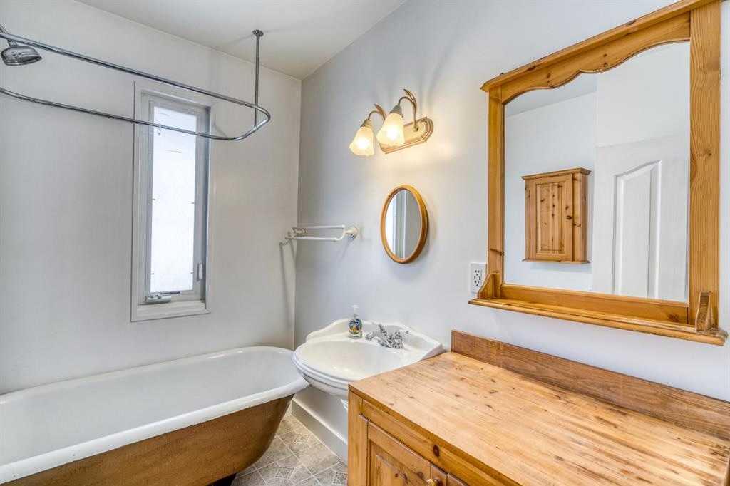 1816 27 Avenue SW photo 5