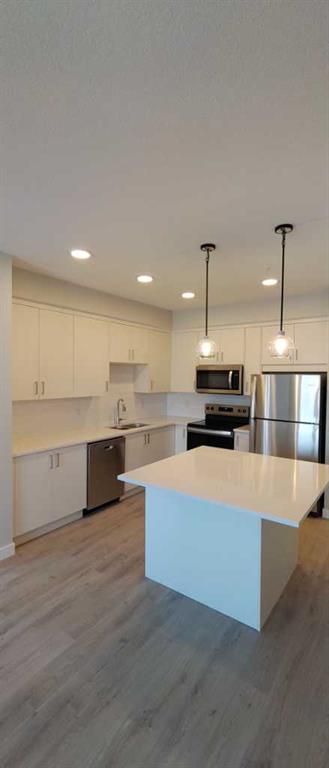 660 Shawnee Square SW #403 photo 2