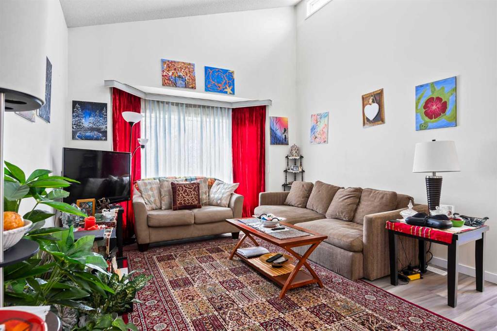 44 Taraglen Place NE photo 4