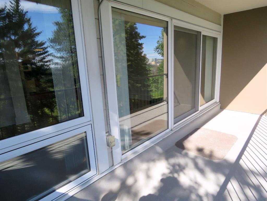 328 Cedar Crescent SW #204 photo 2
