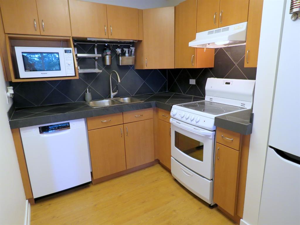 328 Cedar Crescent SW #204 photo 4